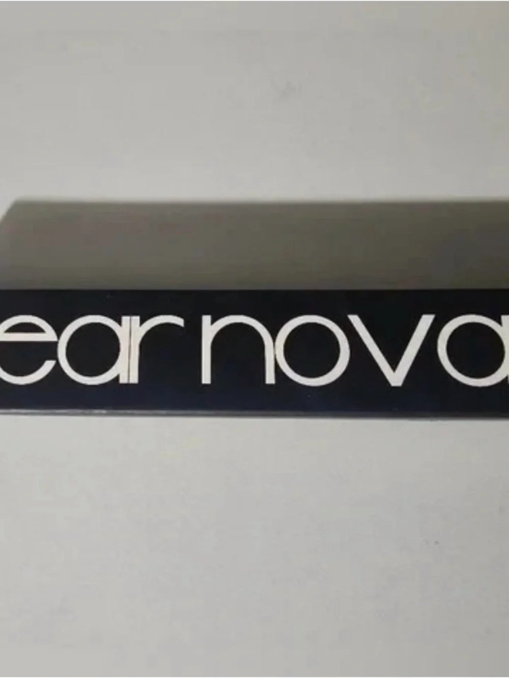 Pear Nova sleek black